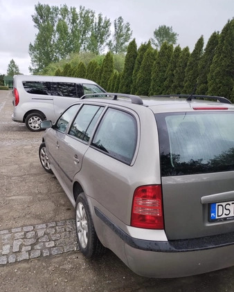 Skoda Octavia cena 8600 przebieg: 246810, rok produkcji 2006 z Strzelin małe 106